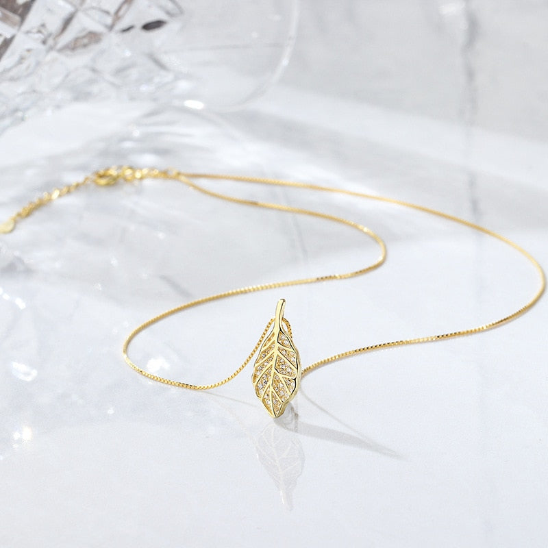 Gyllene lövhalsband
